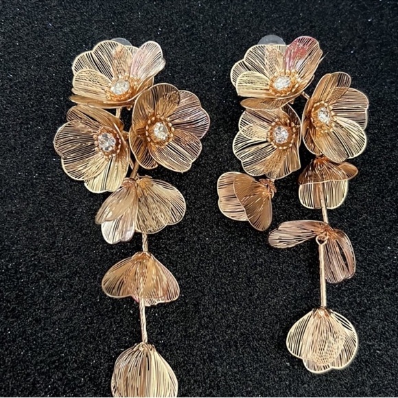 Zara Kate Middleton cascading floral earrings - Picture 3 of 7